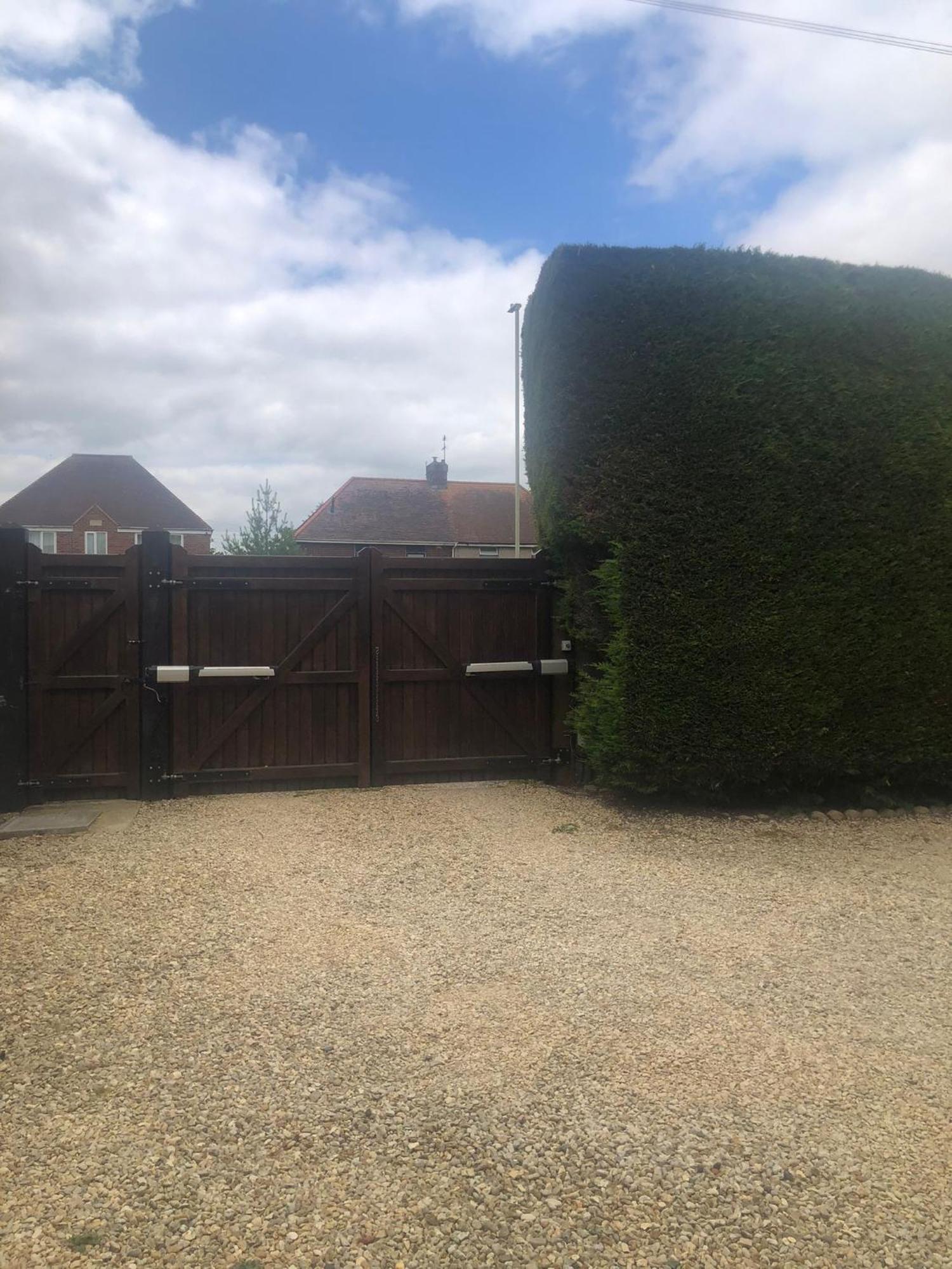 Entire Guest Suite With Gated Property Broad Blunsdon Exterior photo